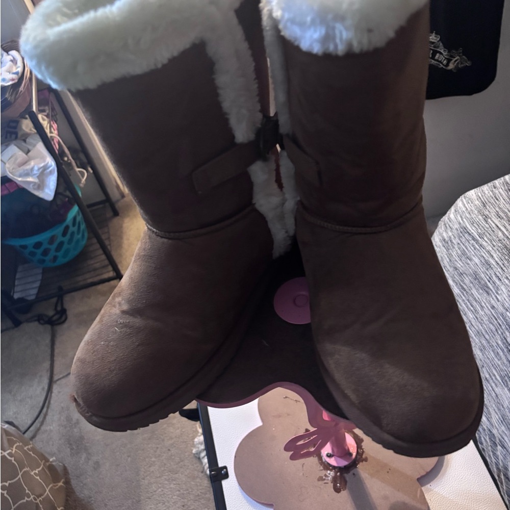 Anne Klein Brown Winter Boots with White Lining